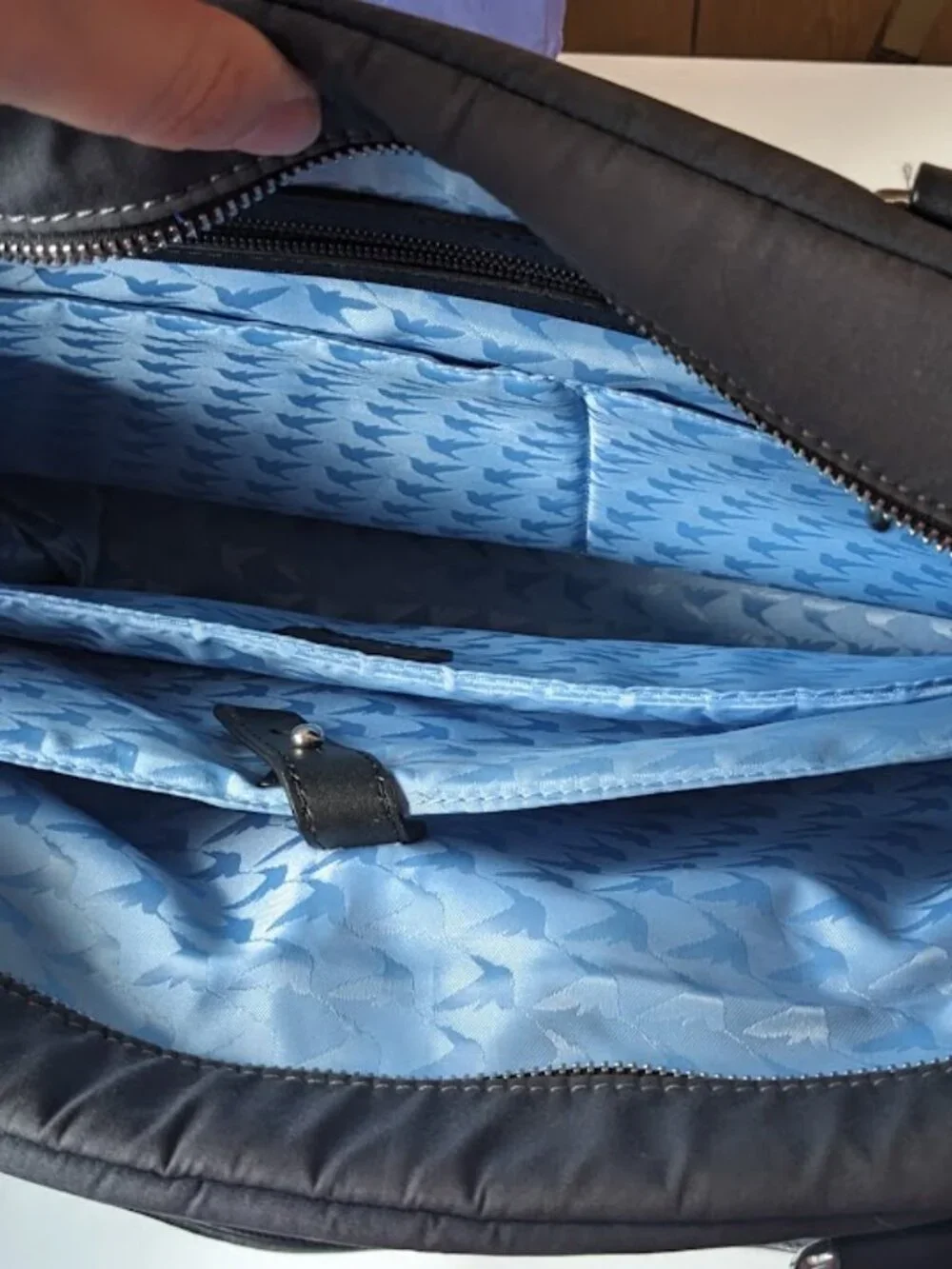 Lo & Sons OG laptop bag dark gray with blue interior